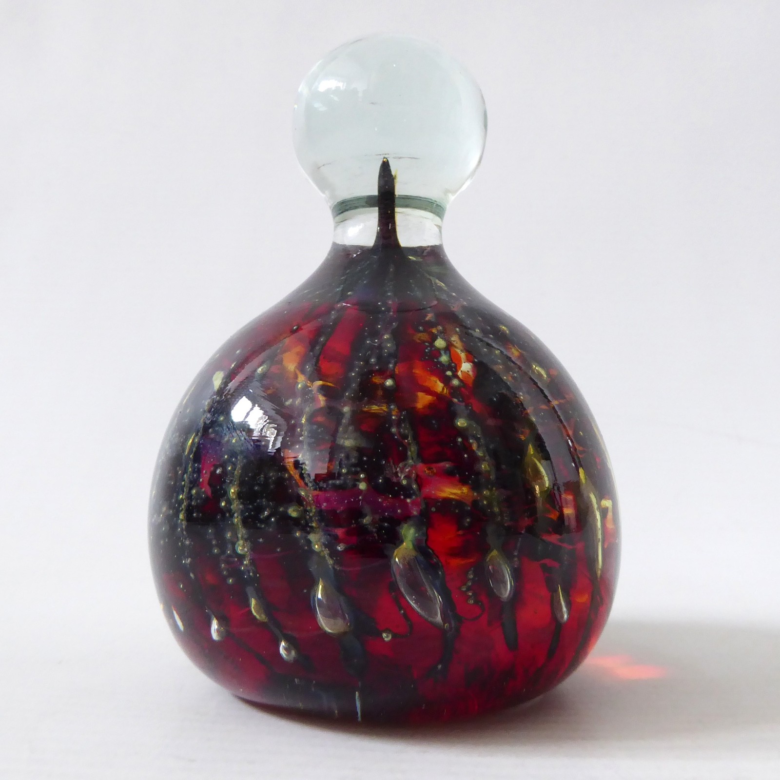 Mdina vintage glass paperweight + top knob. Red black gold bubble stripes. Malta - Image 4