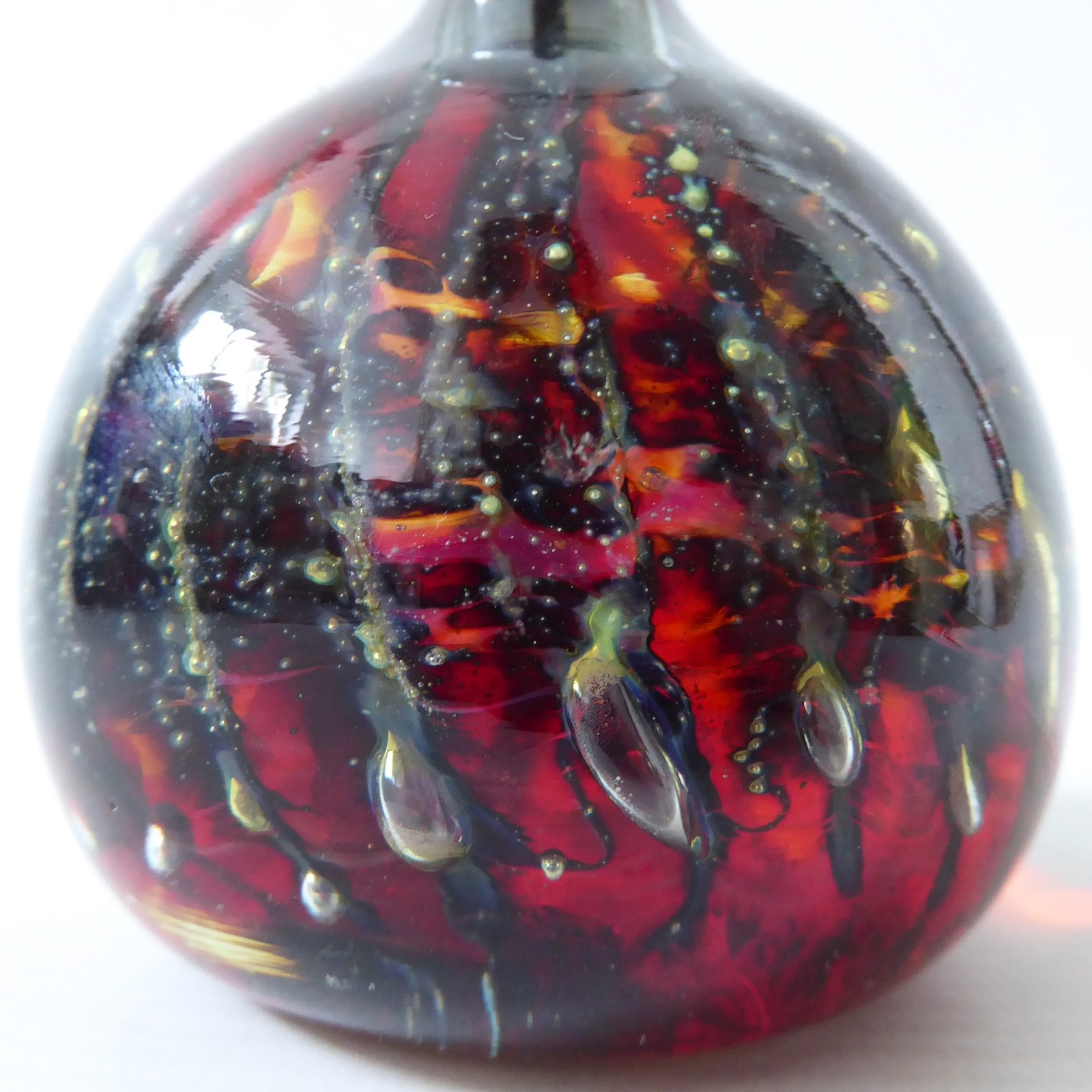 Mdina vintage glass paperweight + top knob. Red black gold bubble stripes. Malta - Image 5