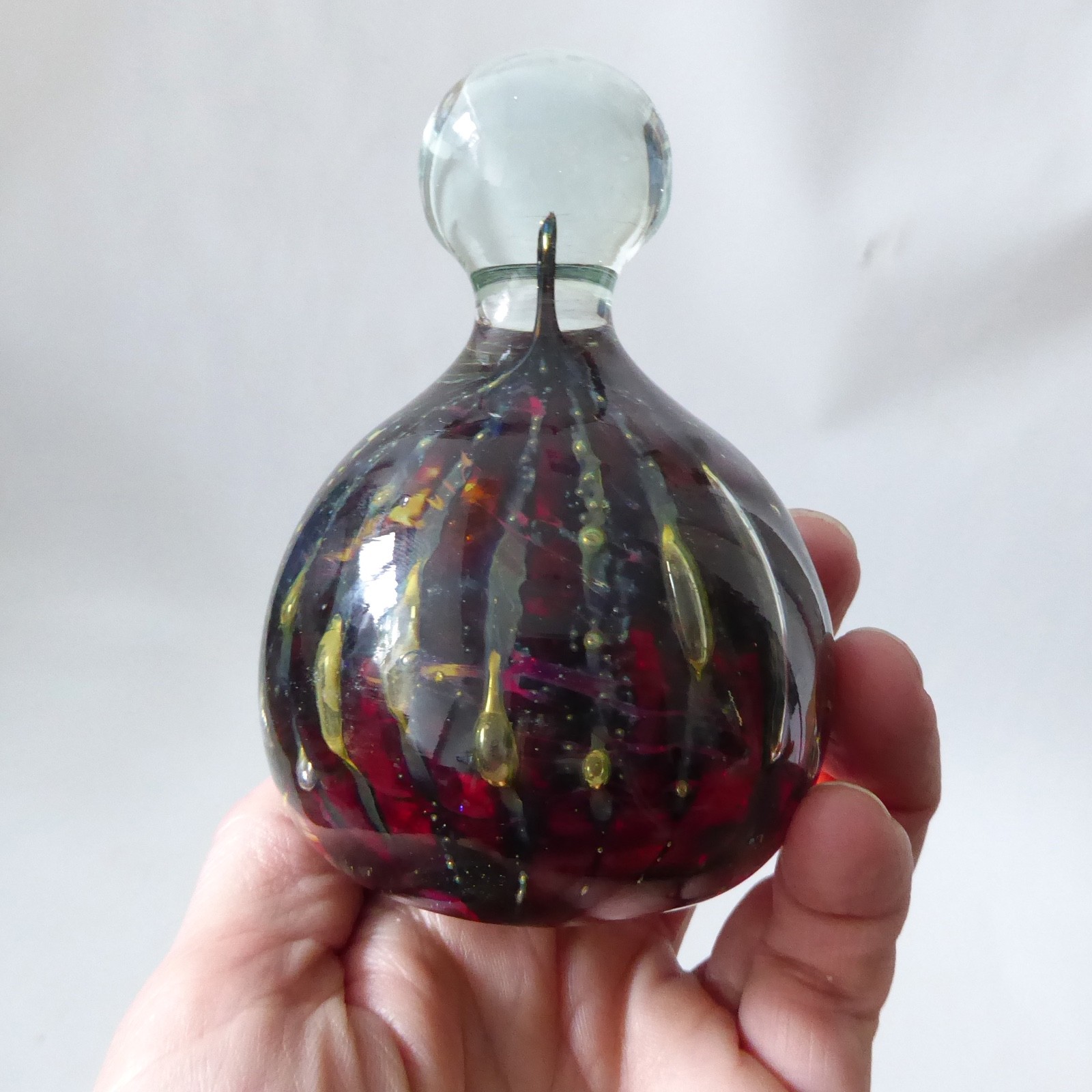 Mdina vintage glass paperweight + top knob. Red black gold bubble stripes. Malta - Image 7