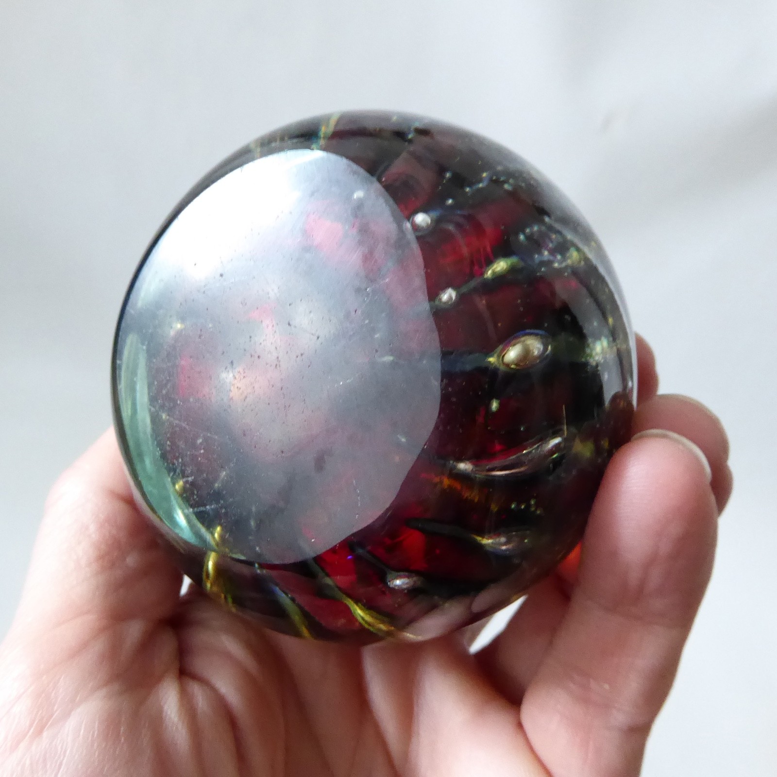 Mdina vintage glass paperweight + top knob. Red black gold bubble stripes. Malta - Image 9