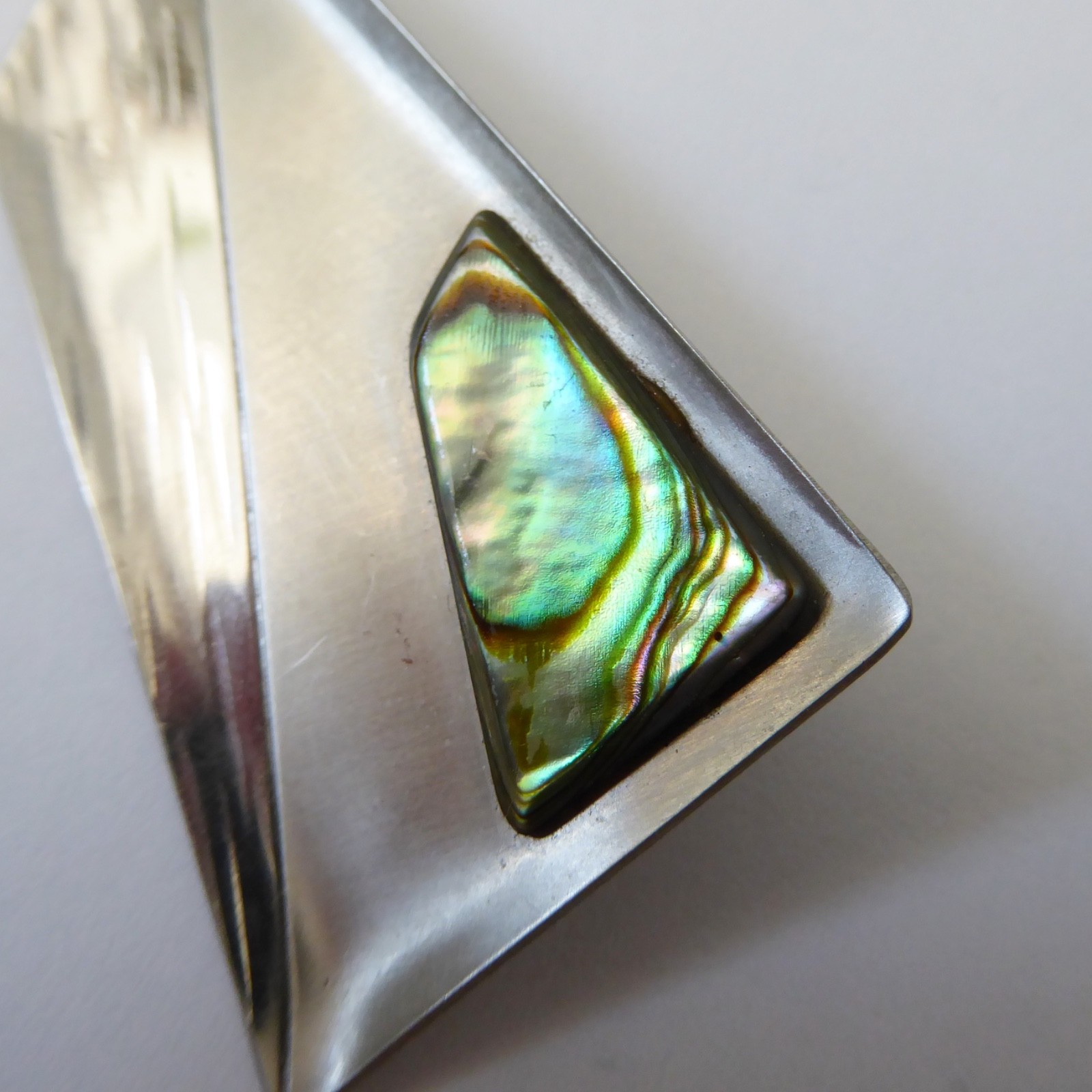 Modernist retro stainless steel & abalone shell vintage brooch, asymmetric - Image 8