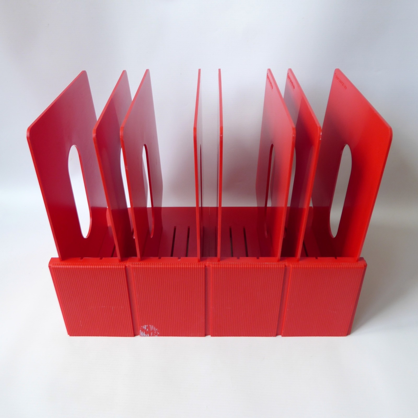 Myers Superack 99 retro 70s red plastic magazine organiser storage vinyl LP rack - Image 11