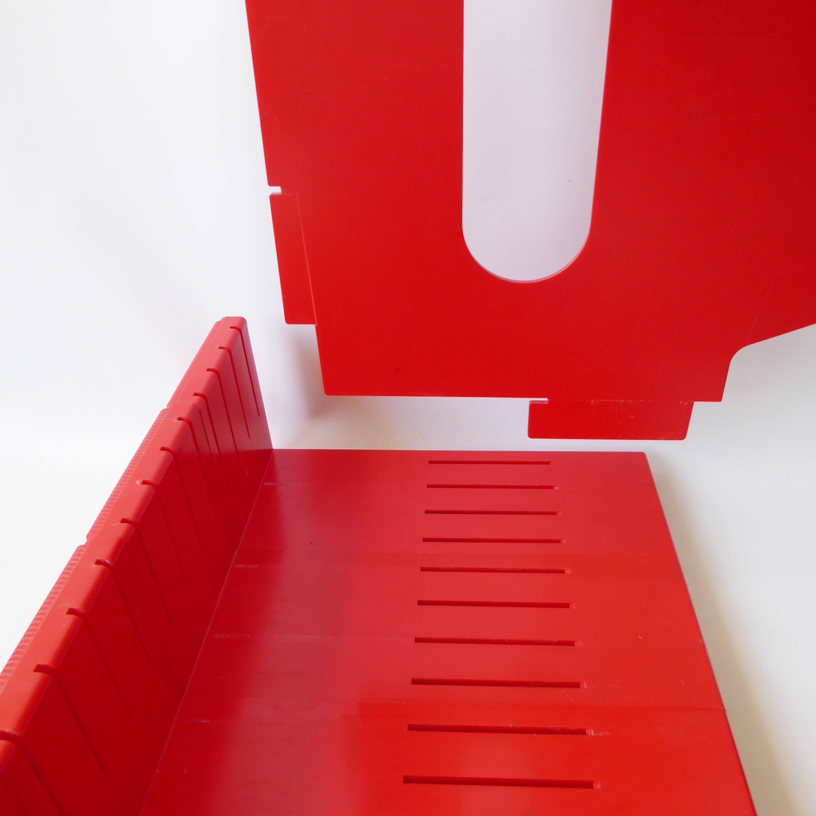 Myers Superack 99 retro 70s red plastic magazine organiser storage vinyl LP rack - Image 15