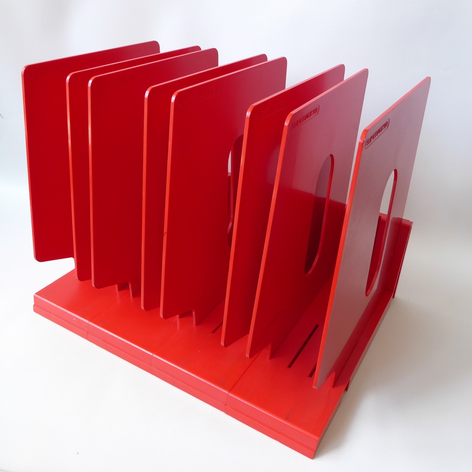 Myers Superack 99 retro 70s red plastic magazine organiser storage vinyl LP rack - Image 4