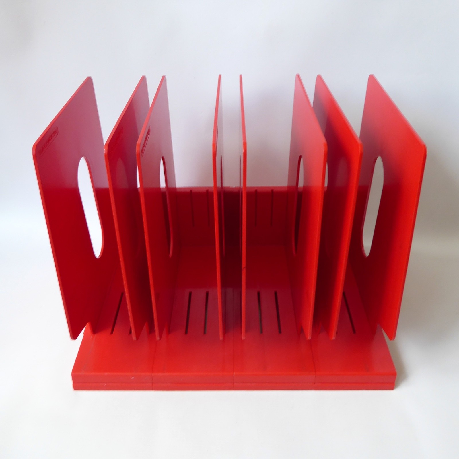 Myers Superack 99 retro 70s red plastic magazine organiser storage vinyl LP rack - Image 5