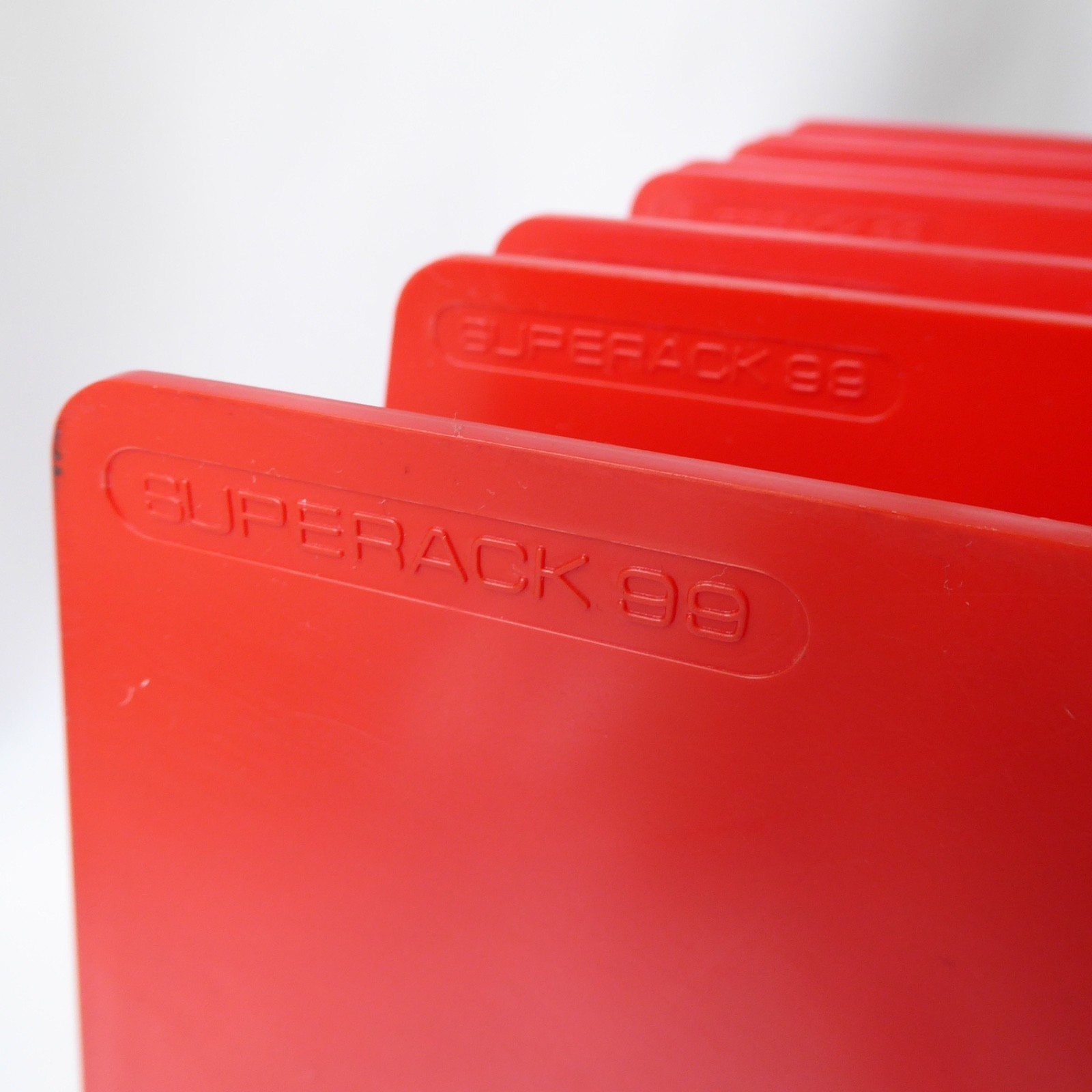 Myers Superack 99 retro 70s red plastic magazine organiser storage vinyl LP rack - Image 9