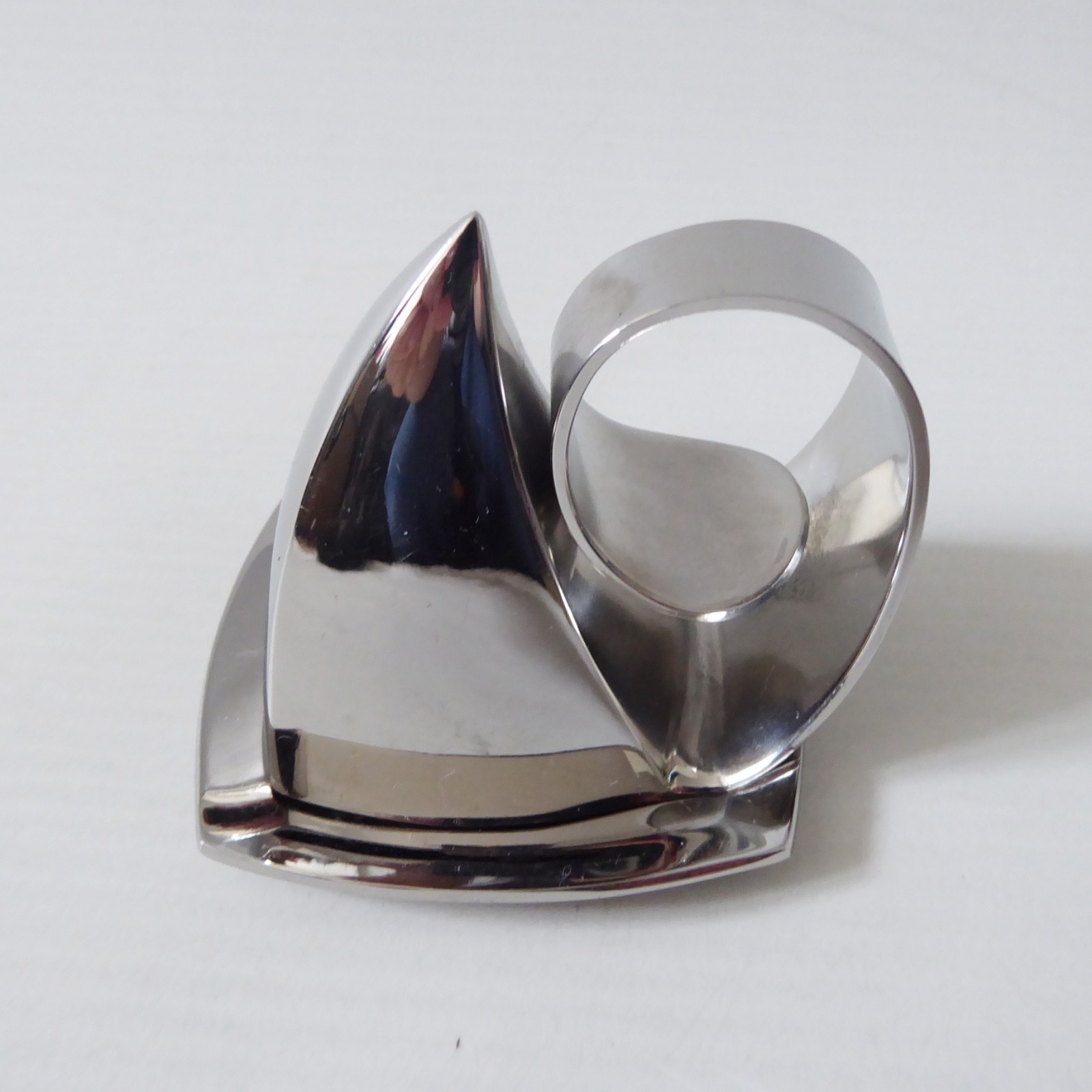 Robert Welch Vale 18/10 stainless steel candle snuffer + tray, modernist design - Image 6