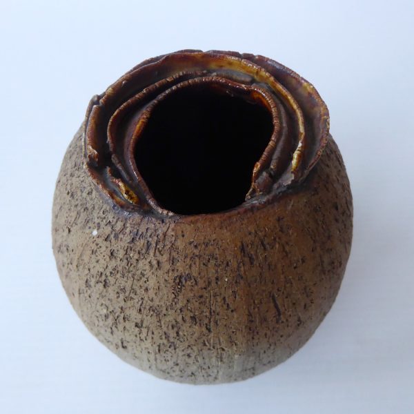 Signed CP vintage studio pottery oval vase, handmade thrown stoneware ripple rim - Image 7