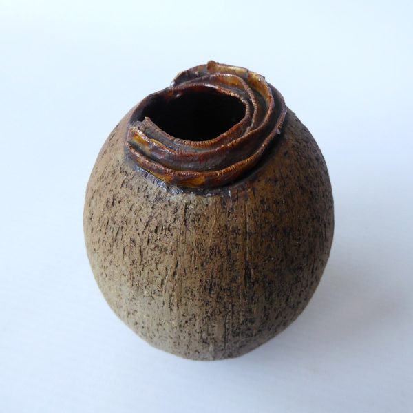 Signed CP vintage studio pottery oval vase, handmade thrown stoneware ripple rim - Image 9