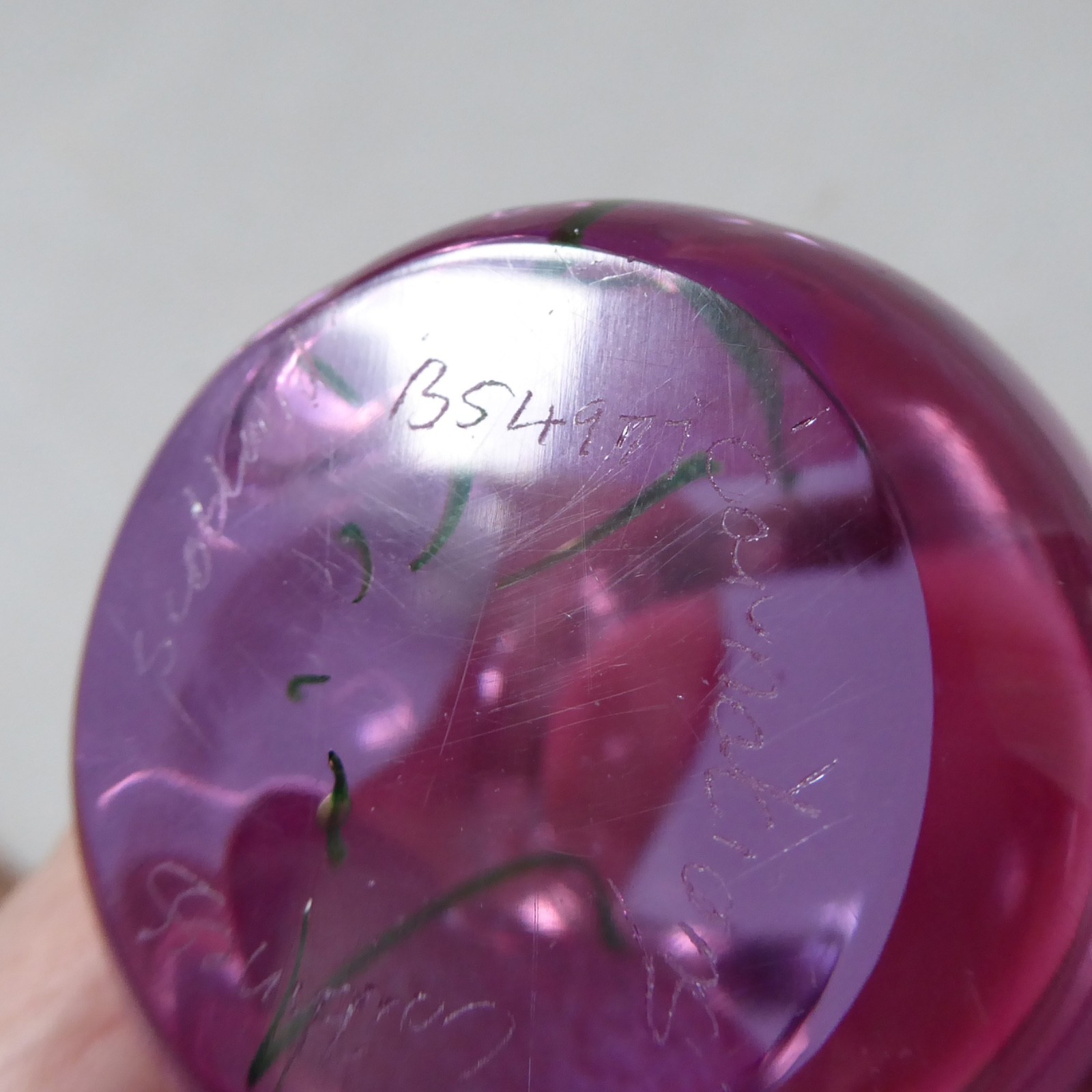 Signed Caithness Carnations flower paperweight, neodymium mauve art glass - Image 13