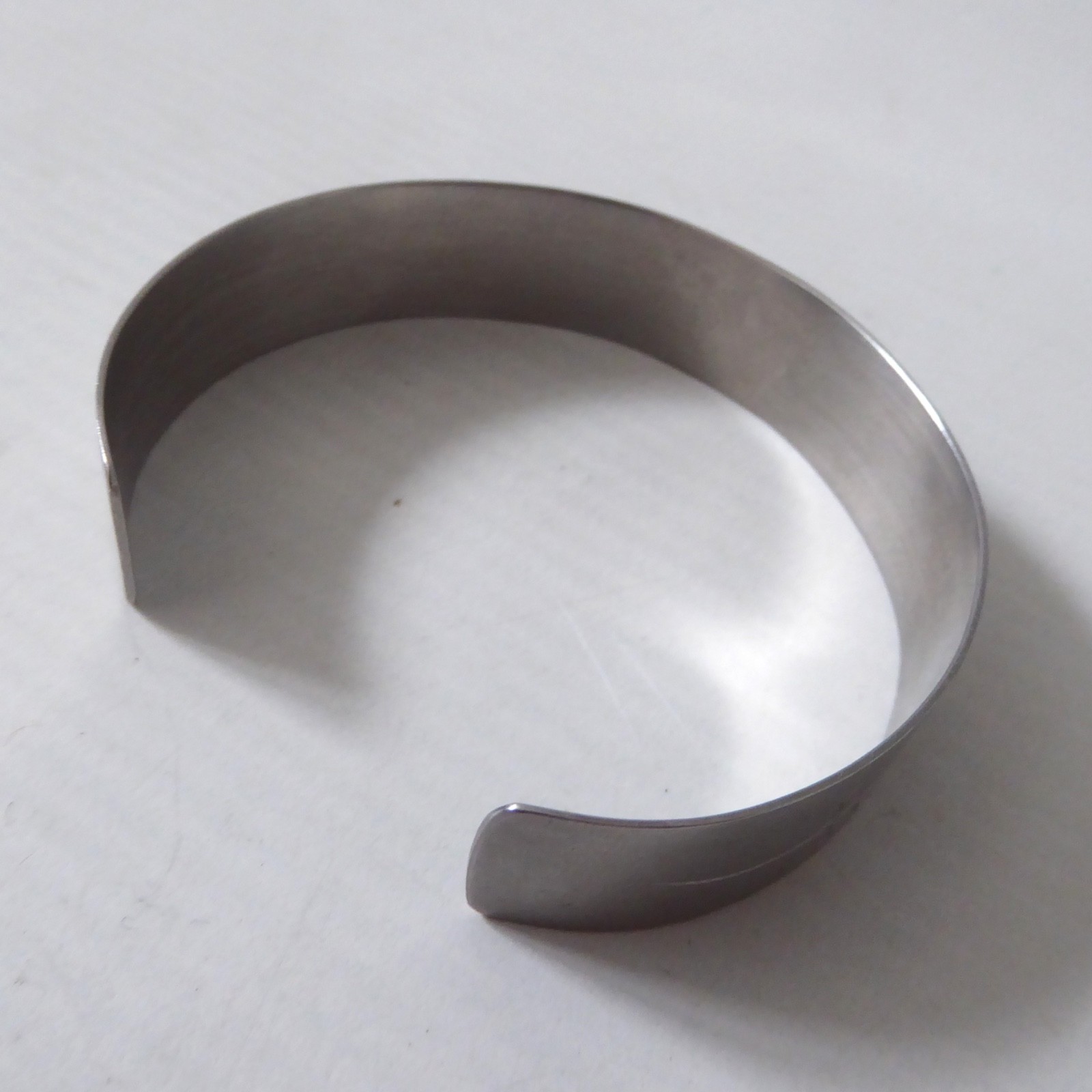 Stamped IVS modernist stainless steel vintage flower bracelet bangle, retro cuff - Image 4