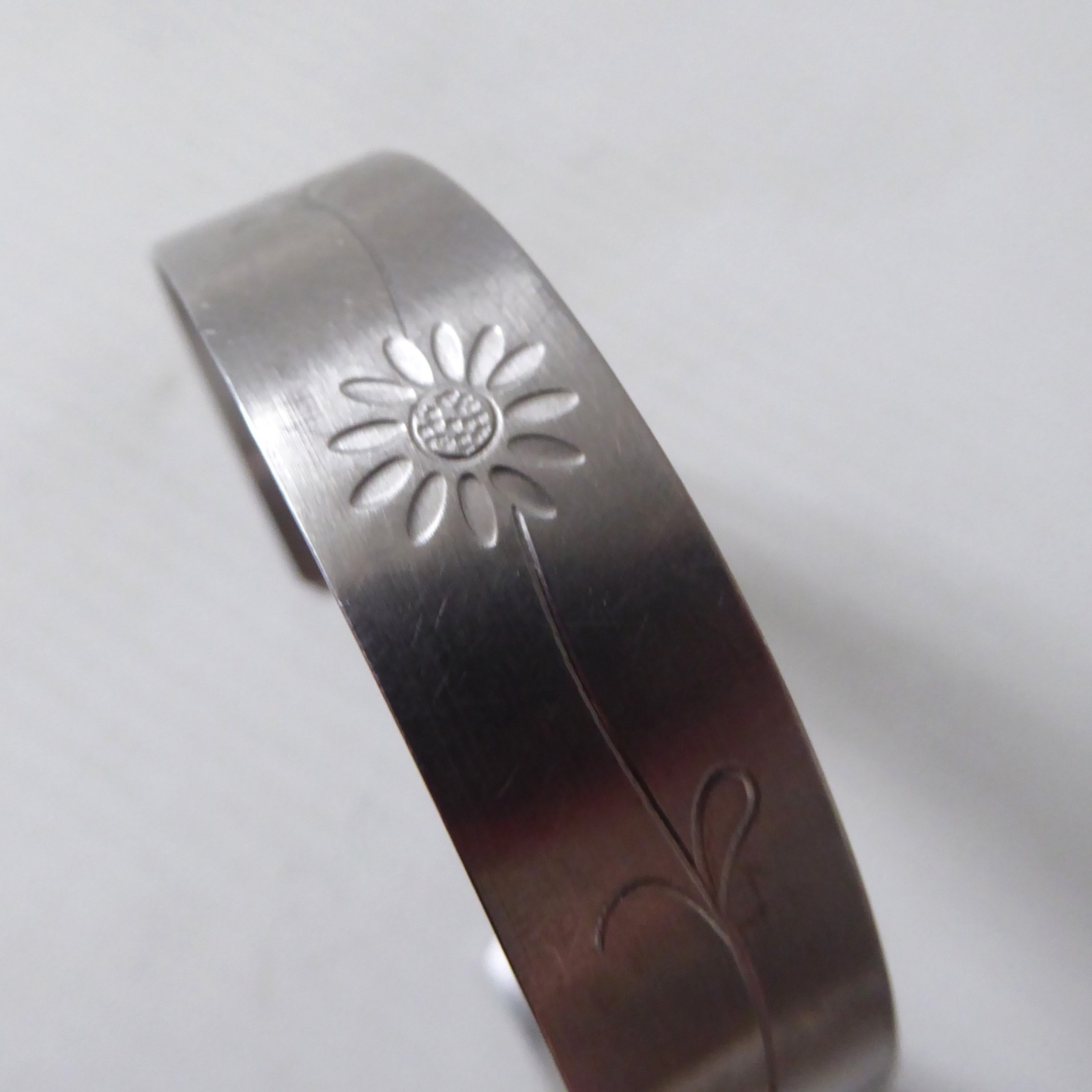 Stamped IVS modernist stainless steel vintage flower bracelet bangle, retro cuff - Image 6