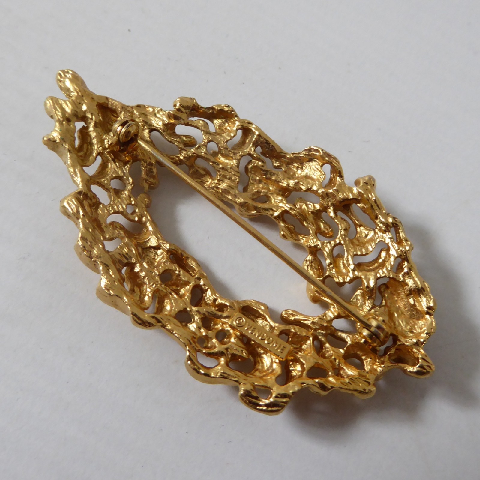 Vendome gold tone large brooch. Vintage 1960s brutalist retro, open textured pin - Image 12