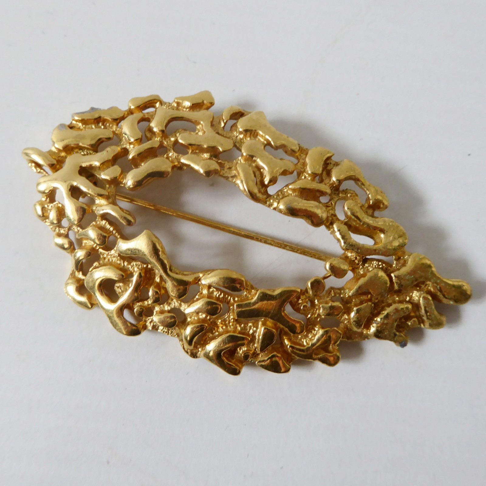 Vendome gold tone large brooch. Vintage 1960s brutalist retro, open textured pin - Image 3