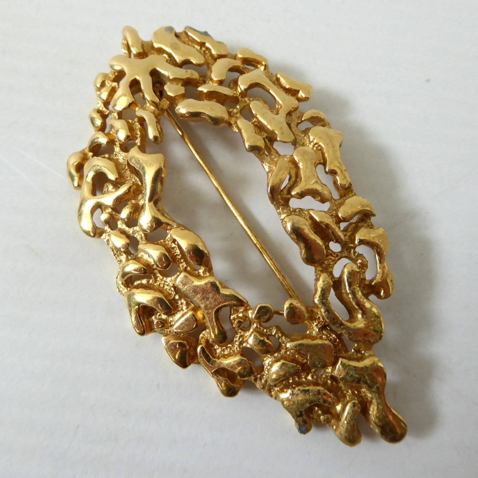 Vendome gold tone large brooch. Vintage 1960s brutalist retro, open textured pin - Image 4