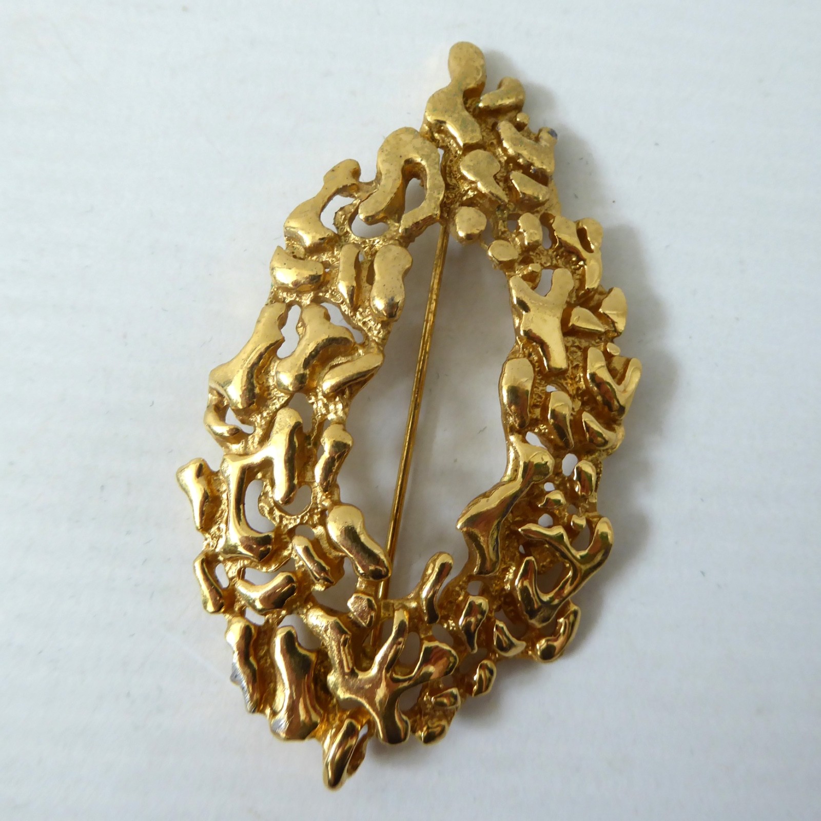 Vendome gold tone large brooch. Vintage 1960s brutalist retro, open textured pin - Image 7