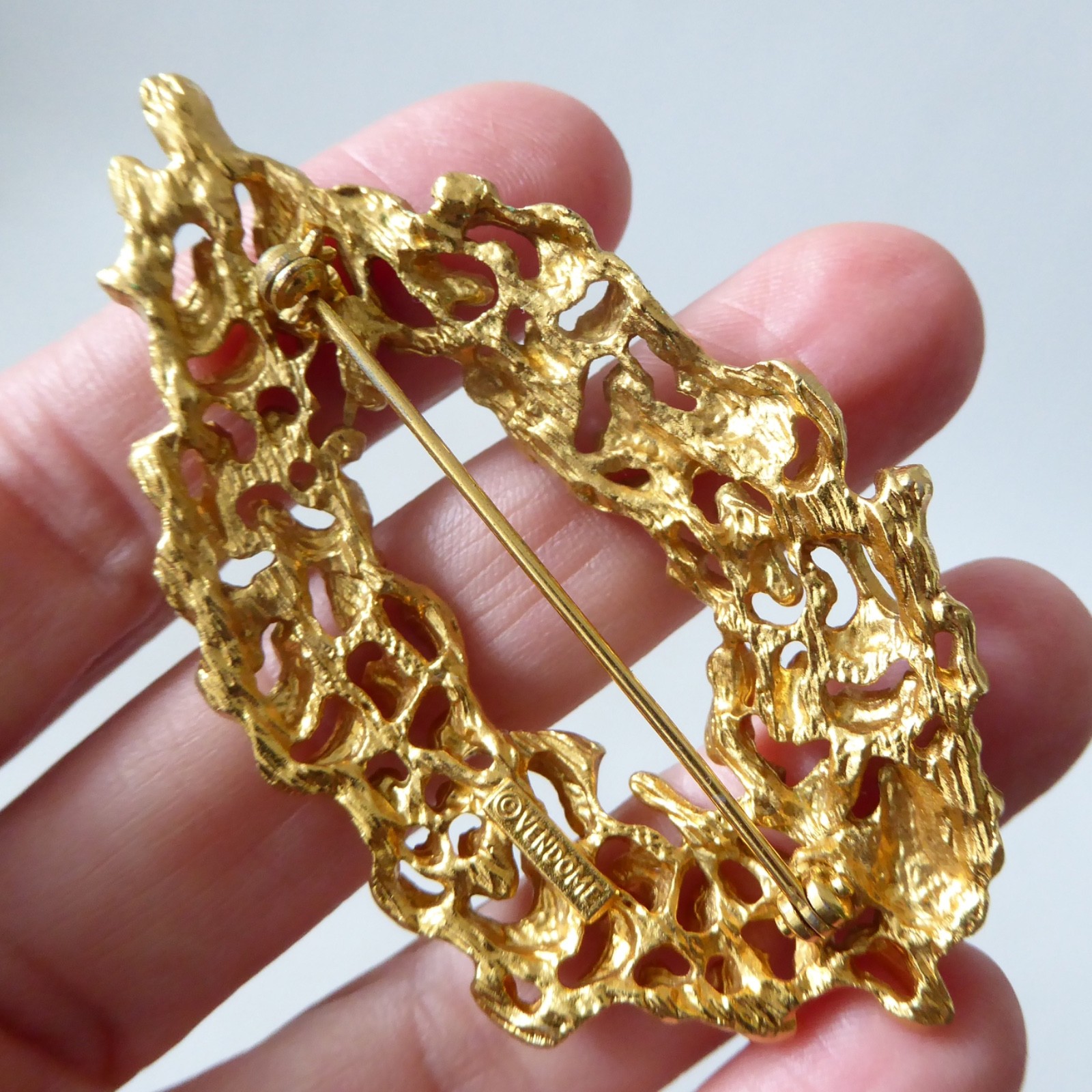 Vendome gold tone large brooch. Vintage 1960s brutalist retro, open textured pin - Image 10