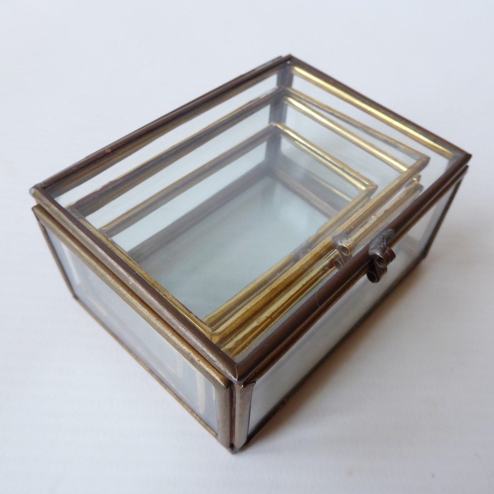 Vintage 3 glass trinket display boxes set, brass framed. Box in a box in a box! - Image 11
