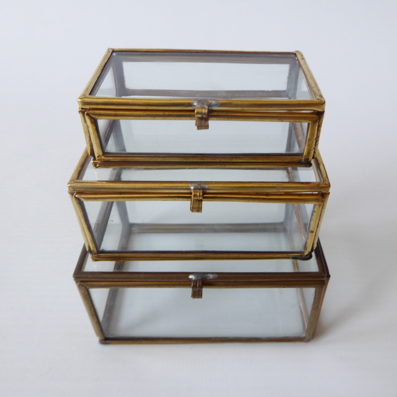 Vintage 3 glass trinket display boxes set, brass framed. Box in a box in a box! - Image 3