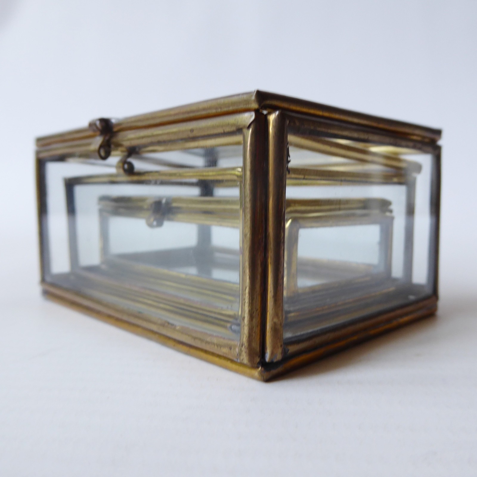 Vintage 3 glass trinket display boxes set, brass framed. Box in a box in a box! - Image 9