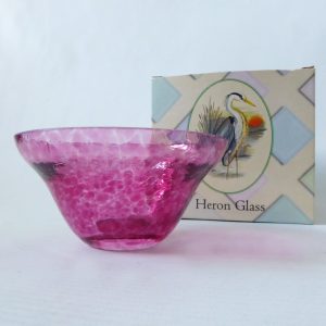Vintage Heron Glass (Cumbria) small art glass ornamental bowl, pink spotty 10cm