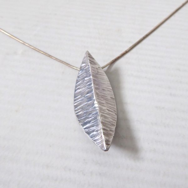 Vintage silver leaf modernist pendant, bark textured & snake chain, Sterling 925 - Image 3