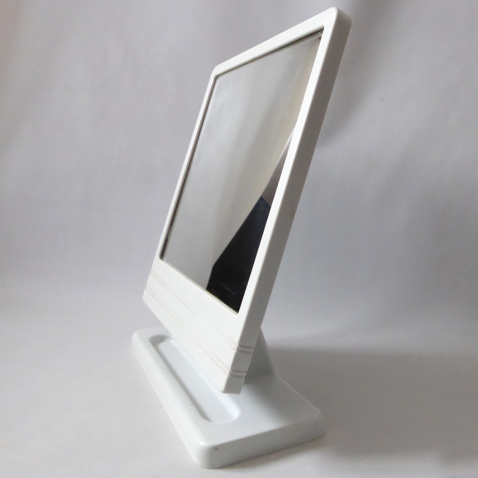 Woolworths vintage dressing table mirror free standing adjustable. Retro vanity - Image 4