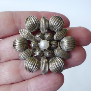 1950s 1960s silver tone and faux pearl scarf /collar clip. Vintage retro costume
