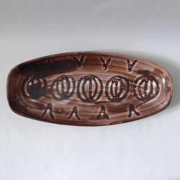 1970s brown Cinque Ports Pottery big 70s studio pottery dish The Monastery, Rye - Image 3