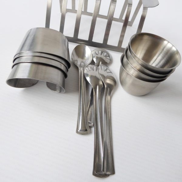 1970s stainless steel vintage breakfast set: toast rack, egg cups, napkin rings - Image 11