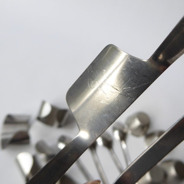 1970s stainless steel vintage breakfast set: toast rack, egg cups, napkin rings - Image 12