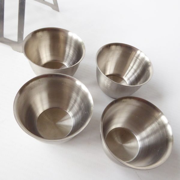 1970s stainless steel vintage breakfast set: toast rack, egg cups, napkin rings - Image 3