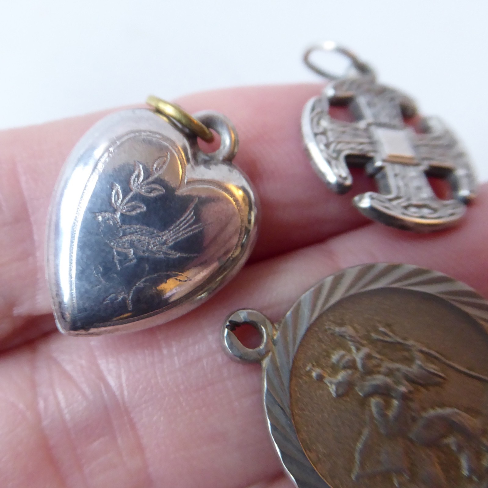 3 x vintage silver pendant. Celtic cross, St Christopher, heart, charms sterling - Image 13