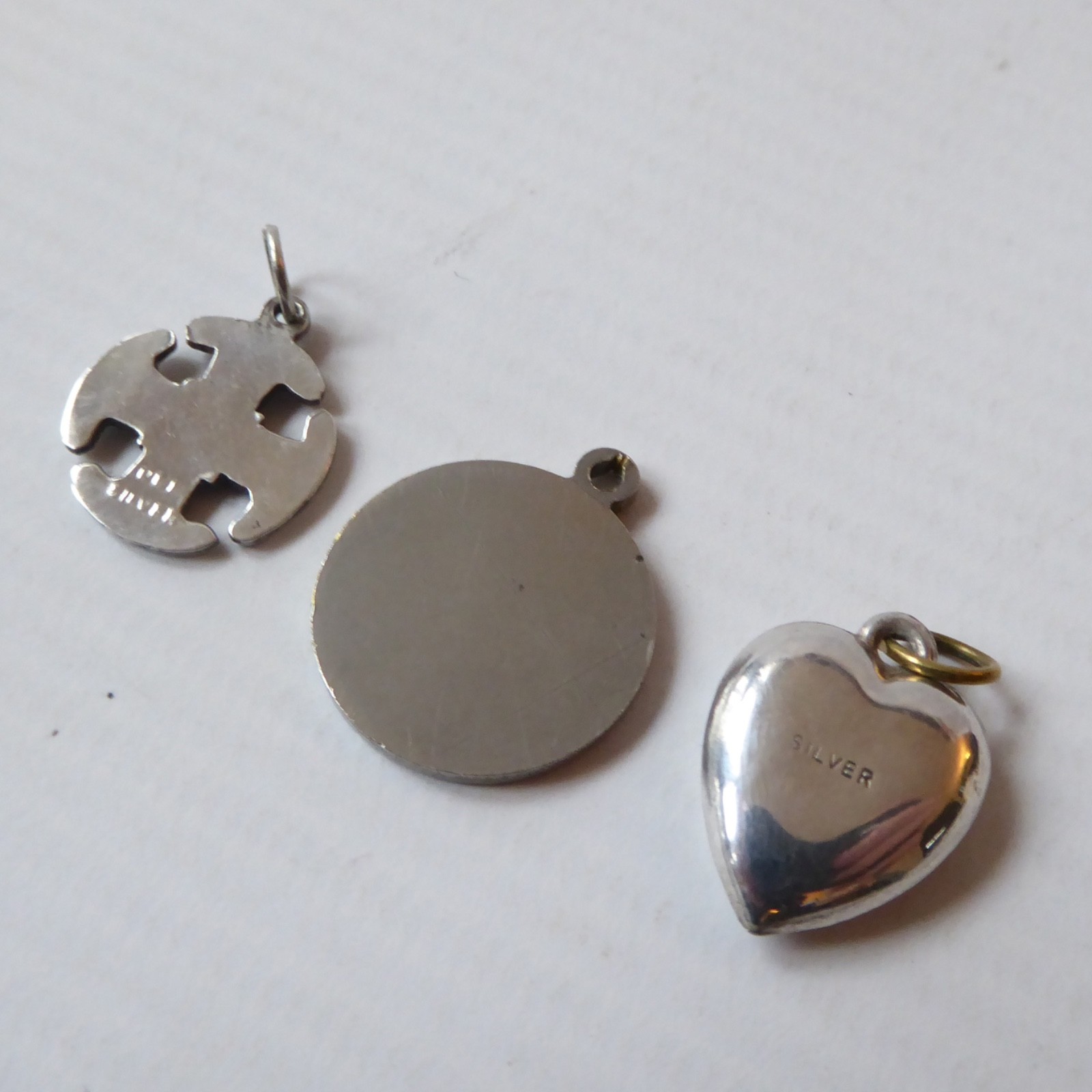 3 x vintage silver pendant. Celtic cross, St Christopher, heart, charms sterling - Image 7