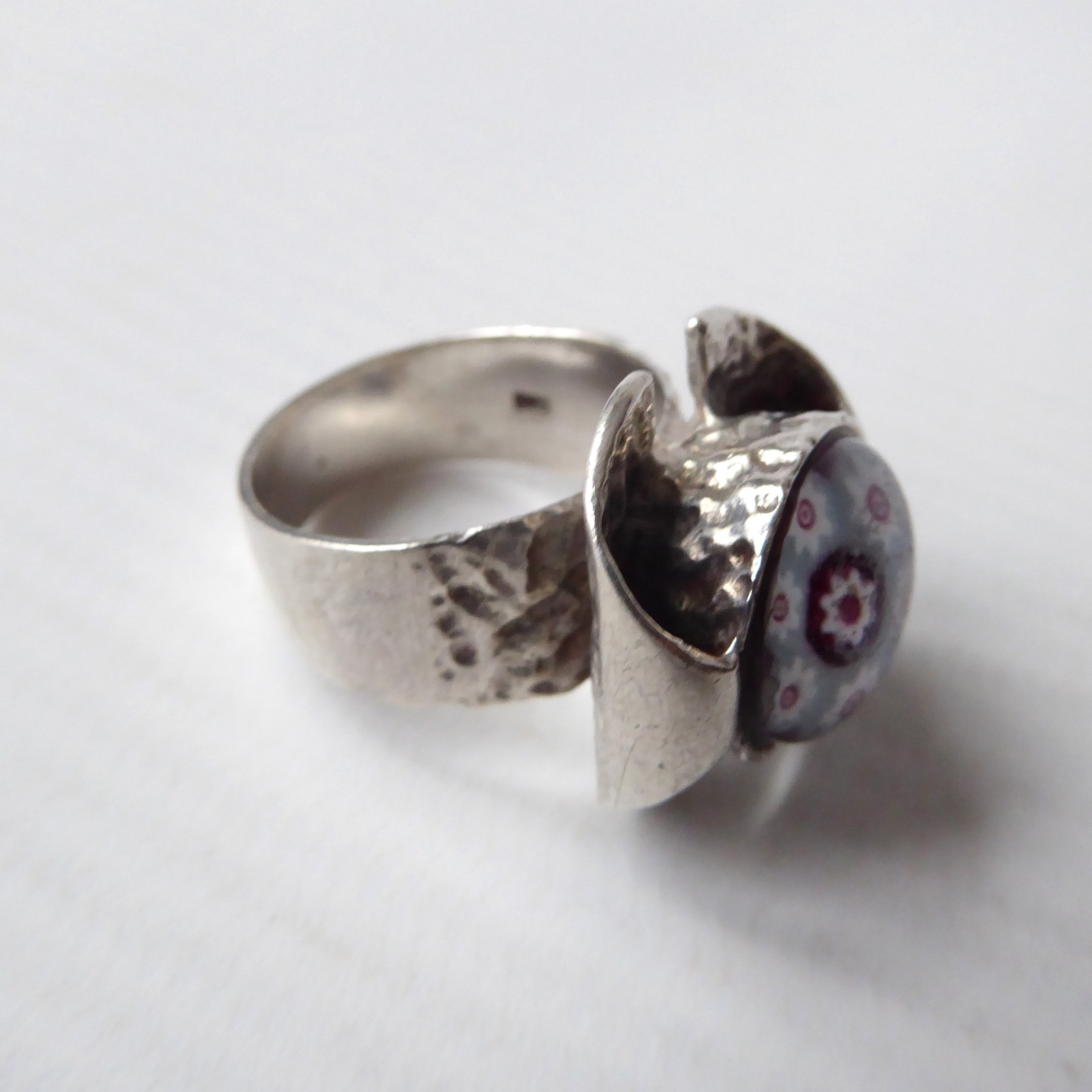 Caithness Glass millefiori silver ring. 1970s Sterling silver 925 brutalist bark - Image 3