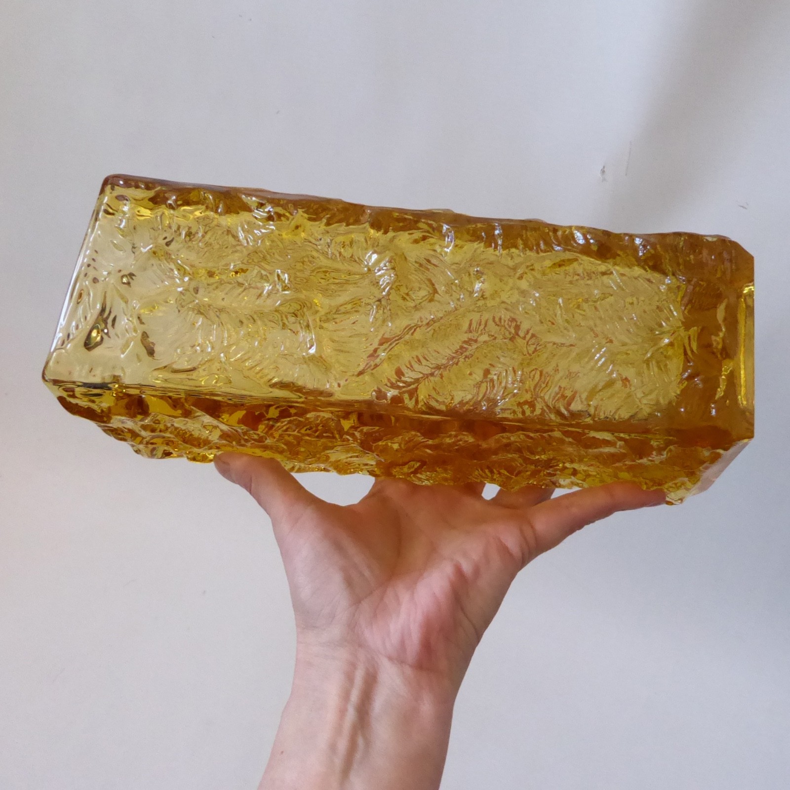 Czech 1969 Vladislav Urban Rosice vintage art glass vase, Moravia 1502/25. Amber - Image 10