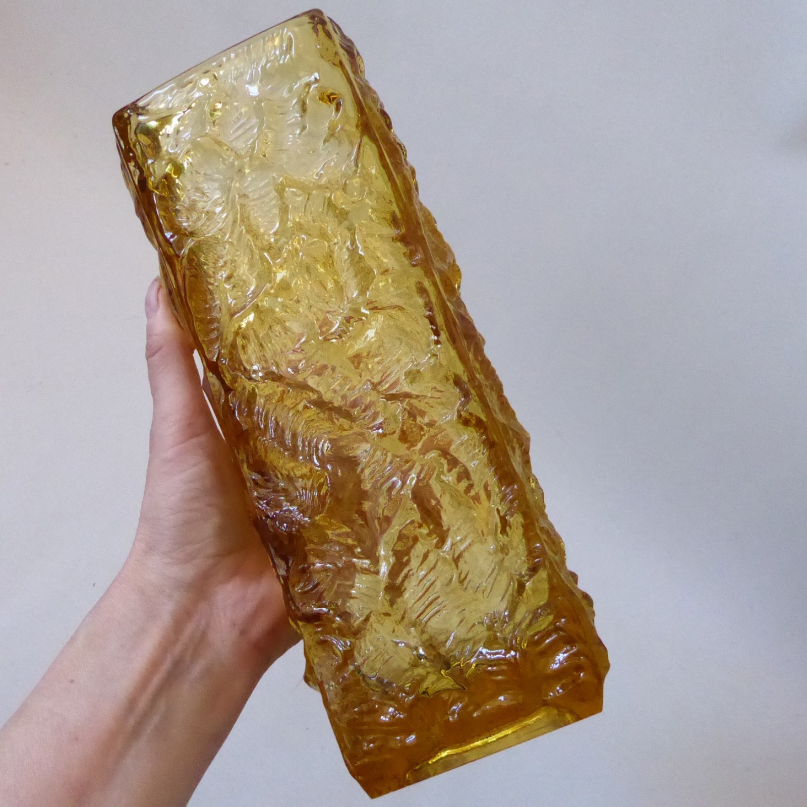 Czech 1969 Vladislav Urban Rosice vintage art glass vase, Moravia 1502/25. Amber - Image 4