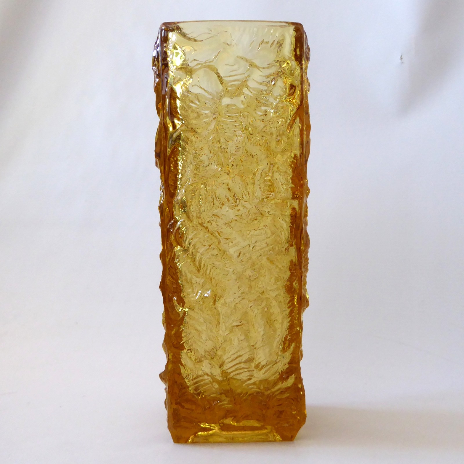Czech 1969 Vladislav Urban Rosice vintage art glass vase, Moravia 1502/25. Amber