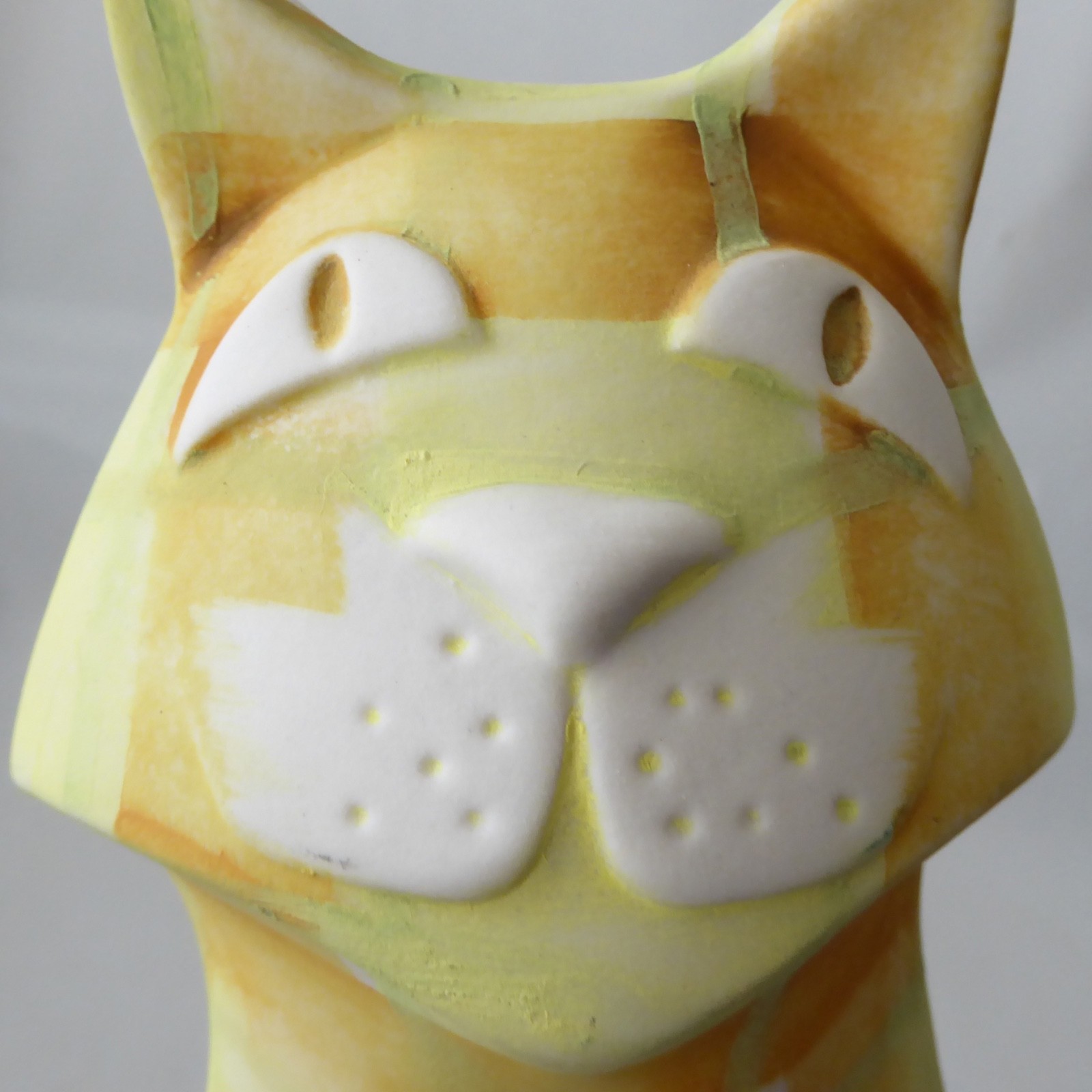 Dalton Pottery Scotland large ceramic cat figurine vase, yellow tartan. 1990s - Image 10