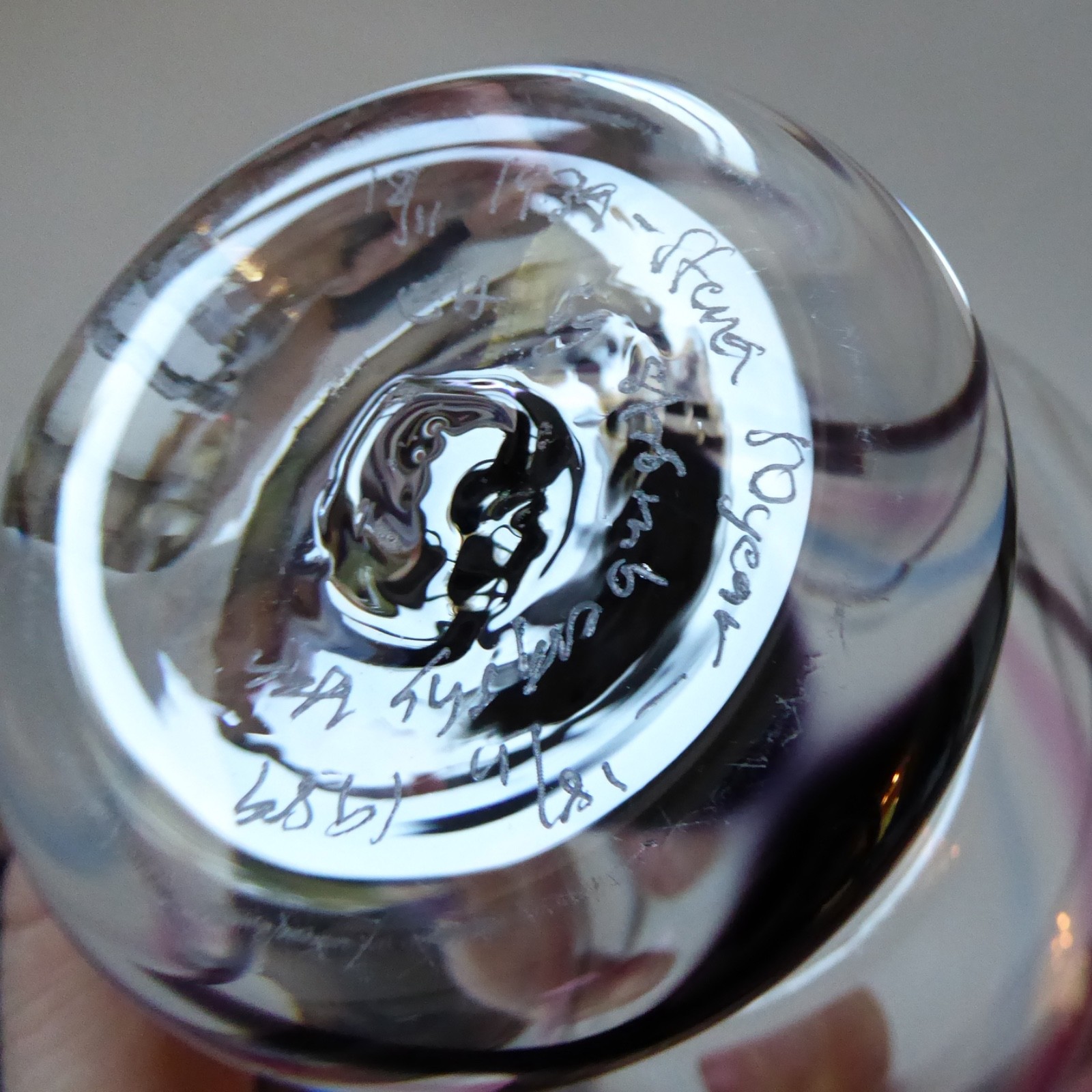Erik Hoglund for Stromberg art glass signed bowl vase, 50 years of Stena 1989 - Image 9