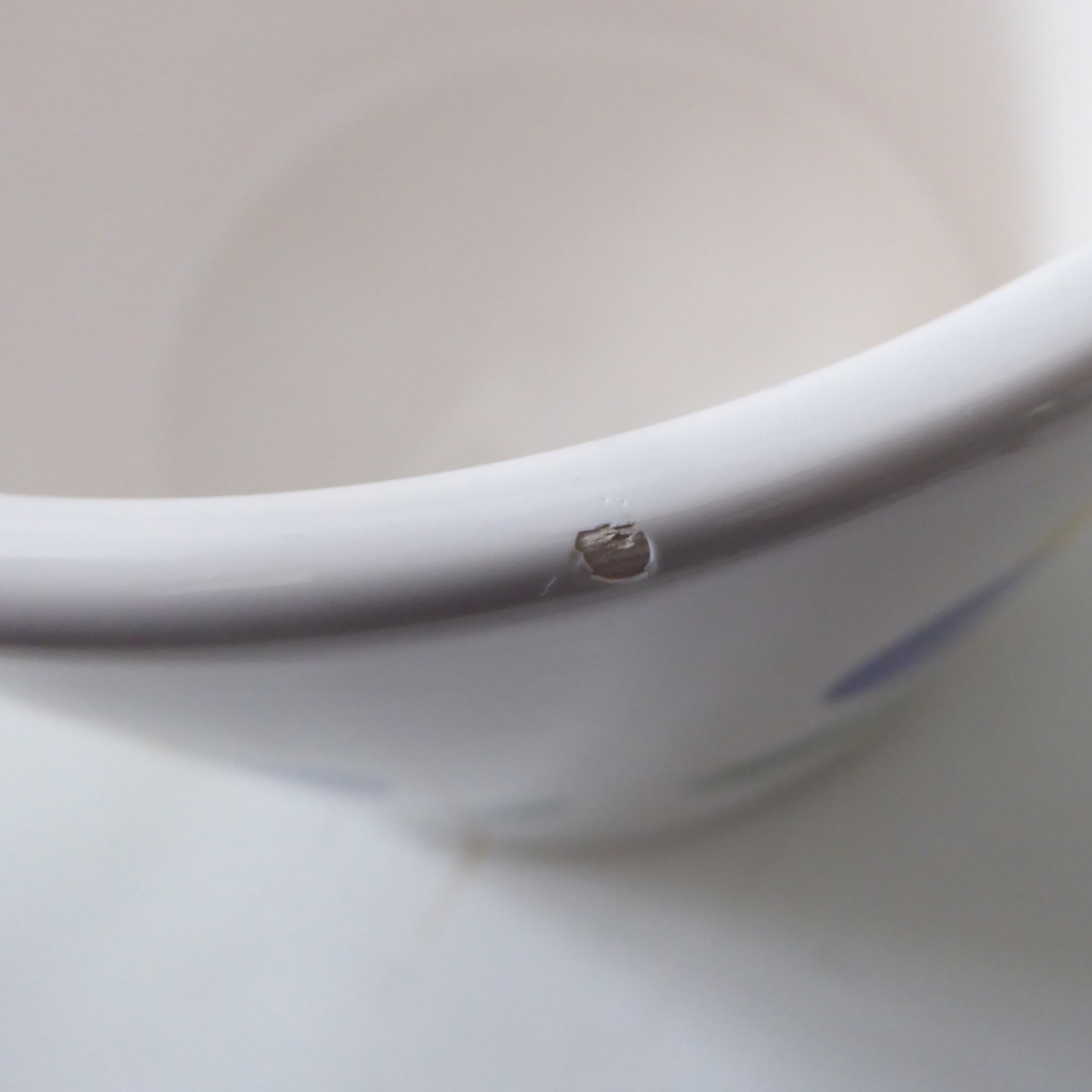 Flying Tiger Danish design plant pot holder planter. White + blue flower ceramic - Image 11