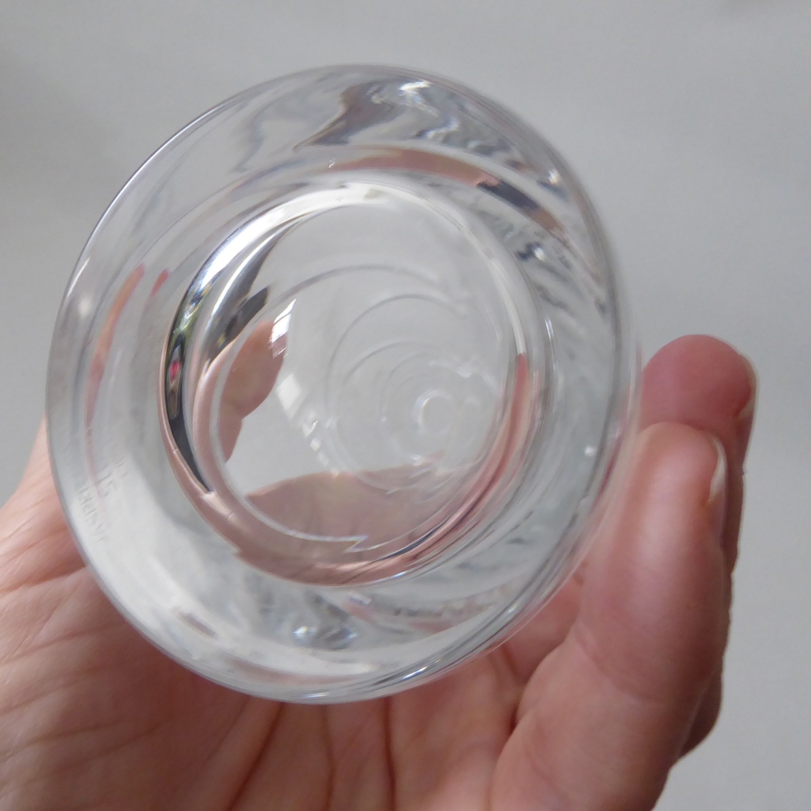 Jasper Conran x Stuart Crystal Aura 21cm tapering cut art glass vase. 1999 - Image 10