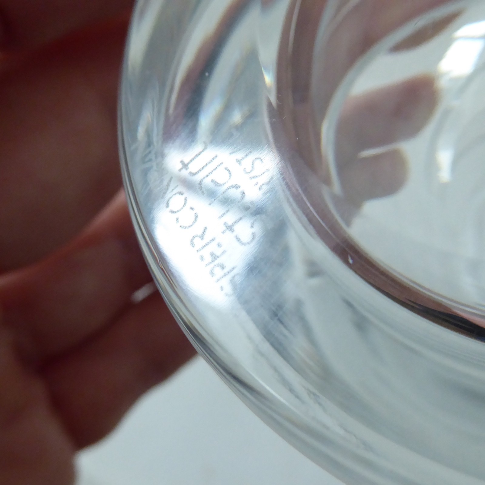 Jasper Conran x Stuart Crystal Aura 21cm tapering cut art glass vase. 1999 - Image 12