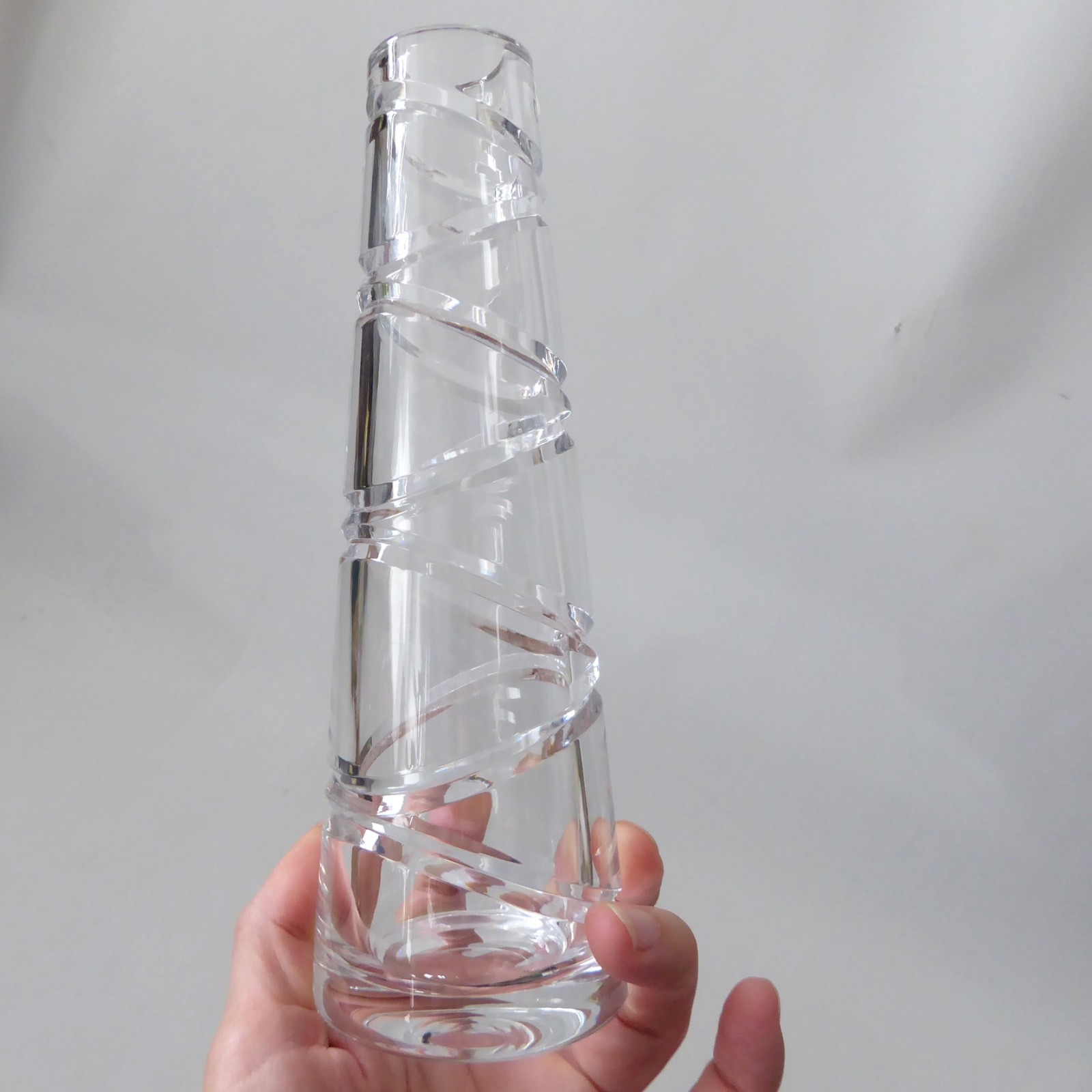 Jasper Conran x Stuart Crystal Aura 21cm tapering cut art glass vase. 1999 - Image 7