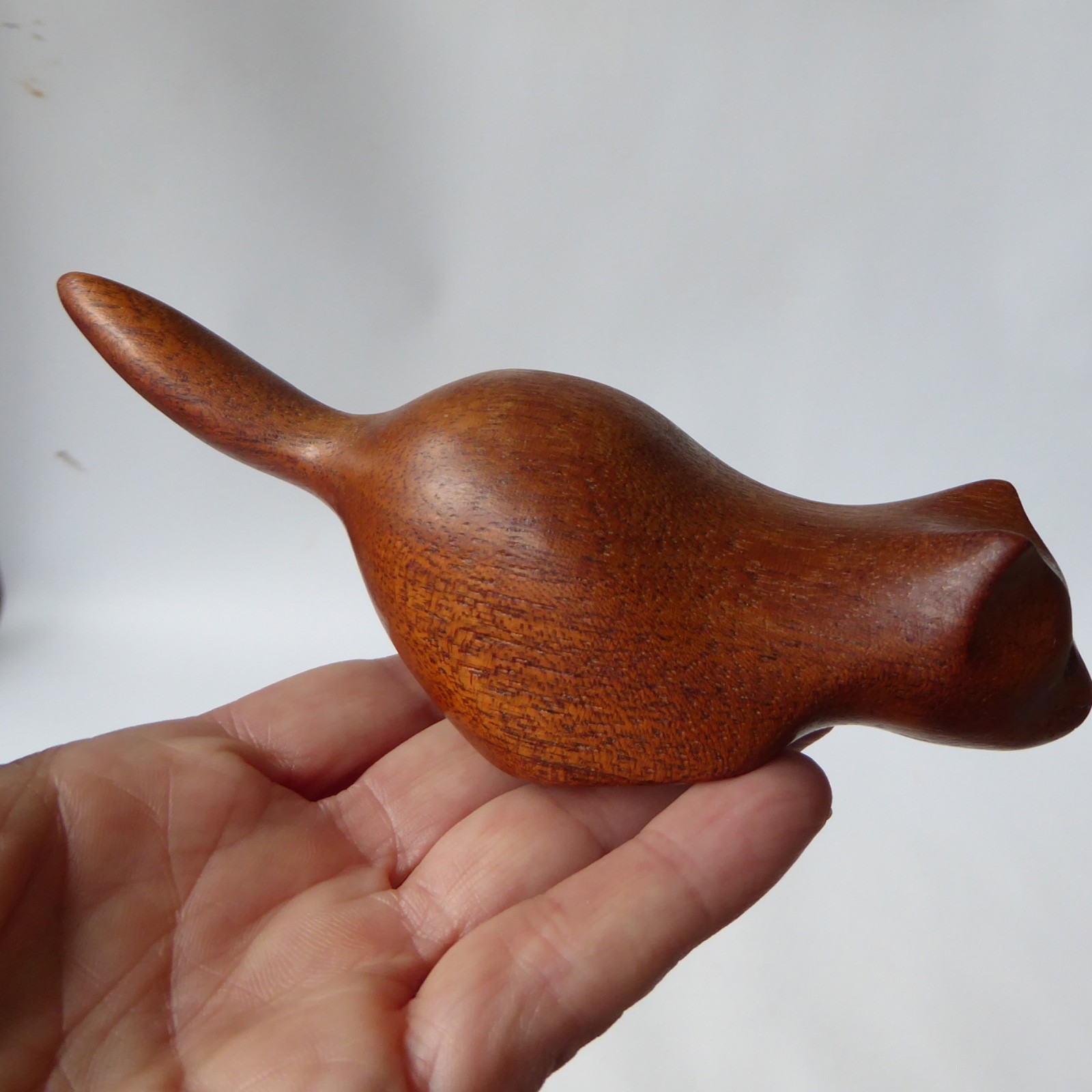 John Hunter carved mahogany wooden cat figurine, modernist minimalist crouching - Image 11