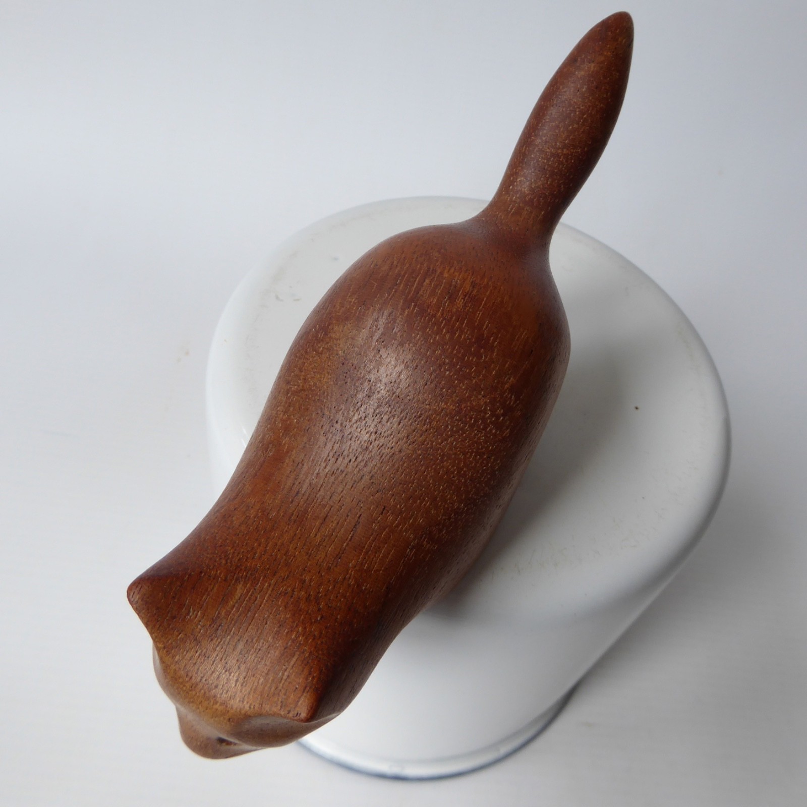 John Hunter carved mahogany wooden cat figurine, modernist minimalist crouching - Image 8