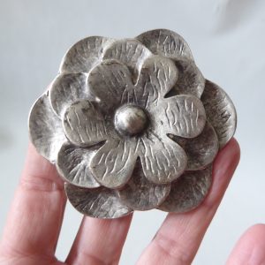 Large pewter flower brooch, retro vintage style. Statement 7cm metal silvery