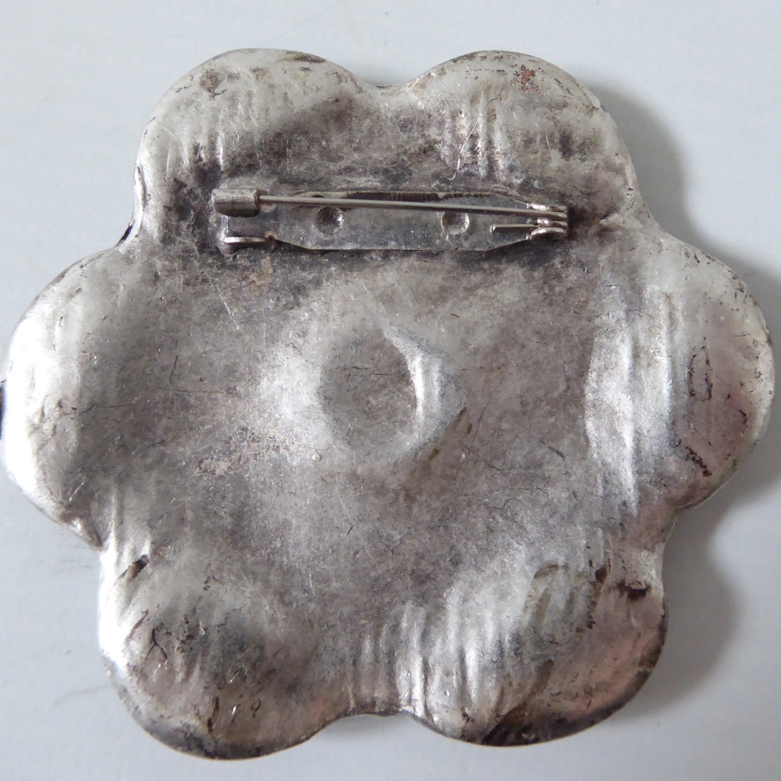 Large pewter flower brooch, retro vintage style. Statement 7cm metal silvery - Image 8