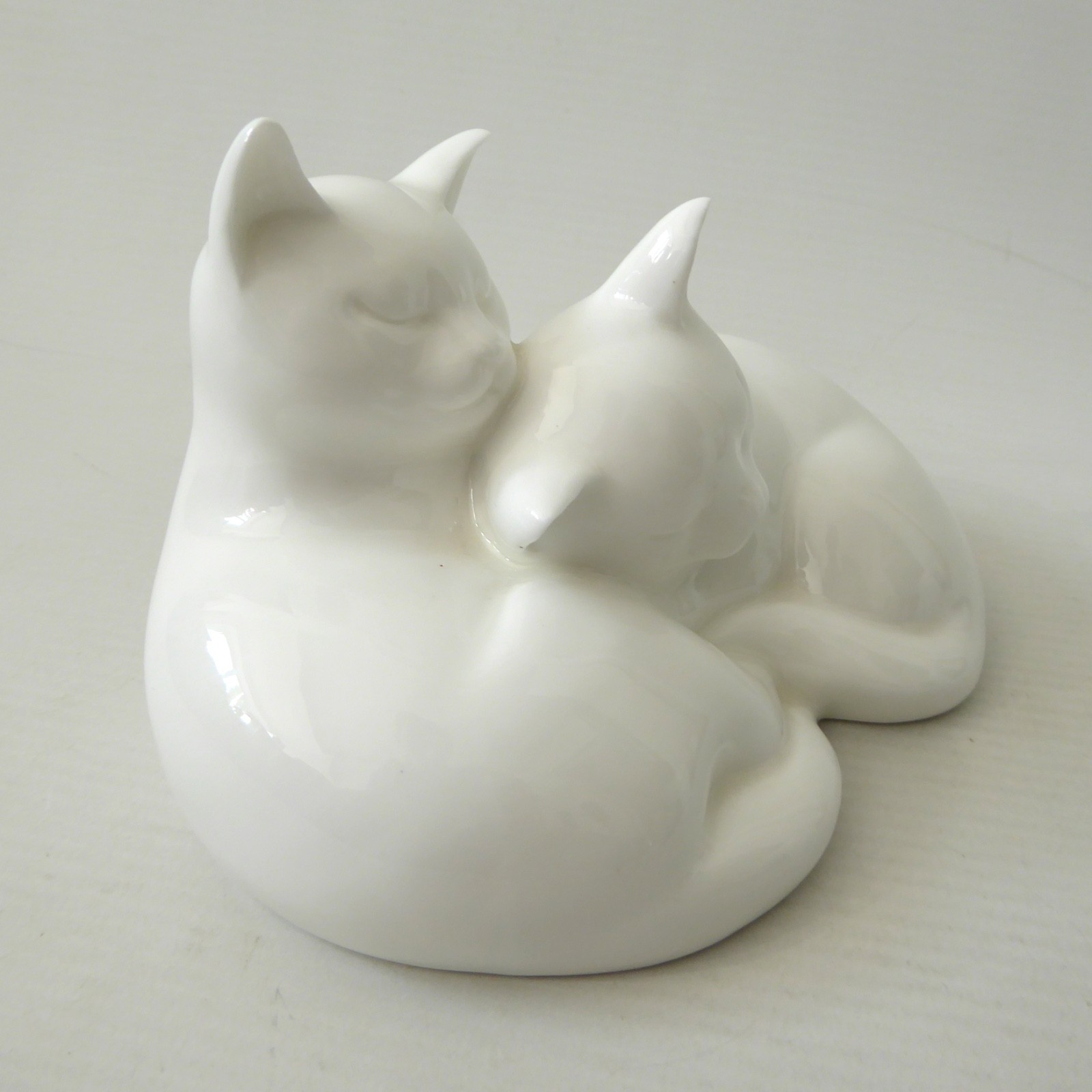 Royal Doulton Sleepy Heads white bone china sleeping cat figurines 1997, 3894 - Image 8
