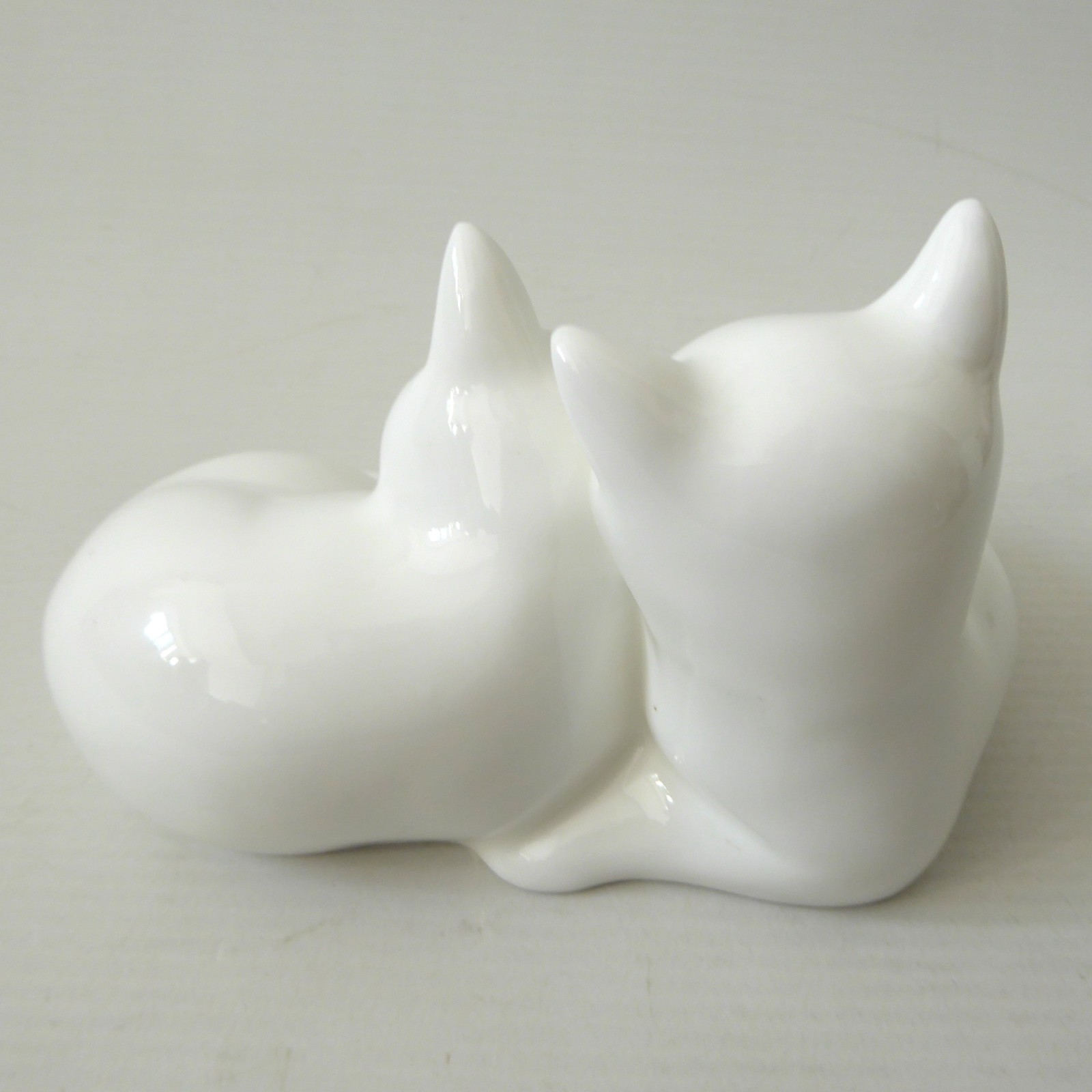 Royal Doulton Sleepy Heads white bone china sleeping cat figurines 1997, 3894 - Image 9